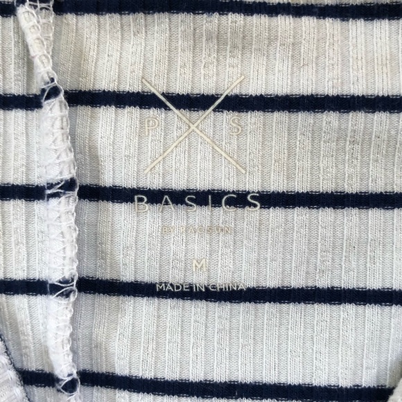 Striped Crop Top - Picture 3 of 3